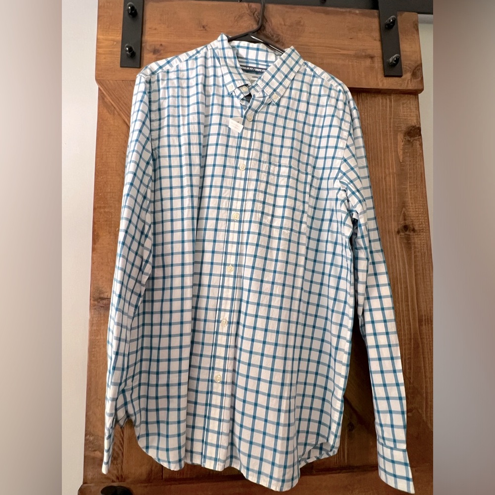 NWT Old Navy. button-down, front pocket casual shirt. Blue with stripes.
